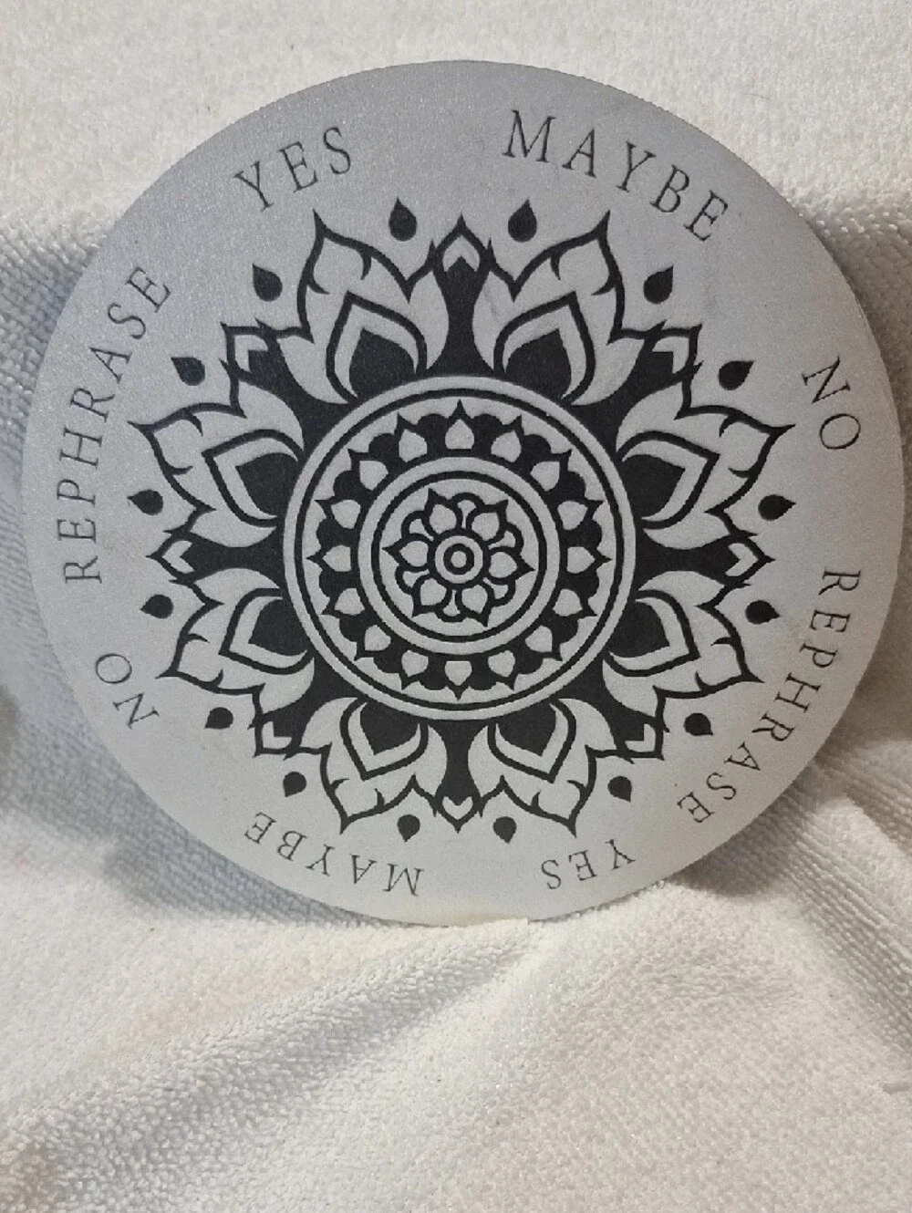 Double-Sided Round Black & White Mandala Tarot Decor with Decision Words